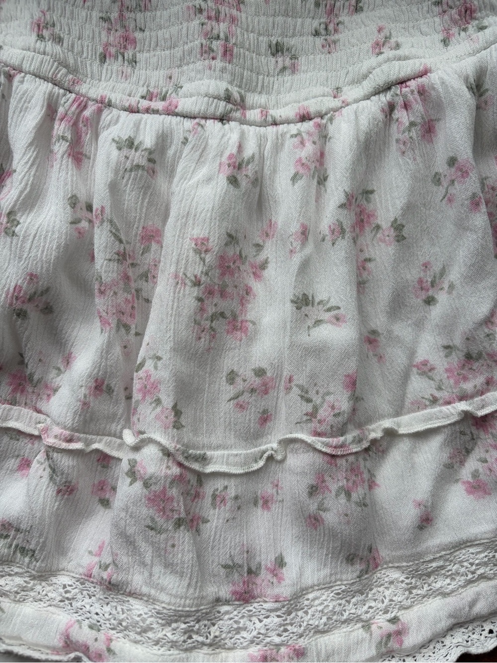 Hollister White Mini Skort with Pink Floral Print - Picture 2 of 6